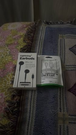 Brand new earbuds for iPhone black