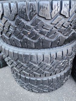 Selling (4] tires 255/55r20 Goodyear Wrangler (1) is different brand falken