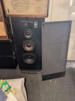 jBL940 speakers