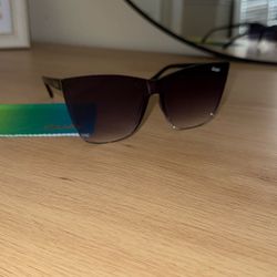 QUAY Sunglasses 