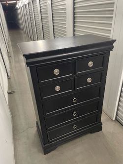 Dresser used