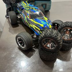 Traxxas rustler