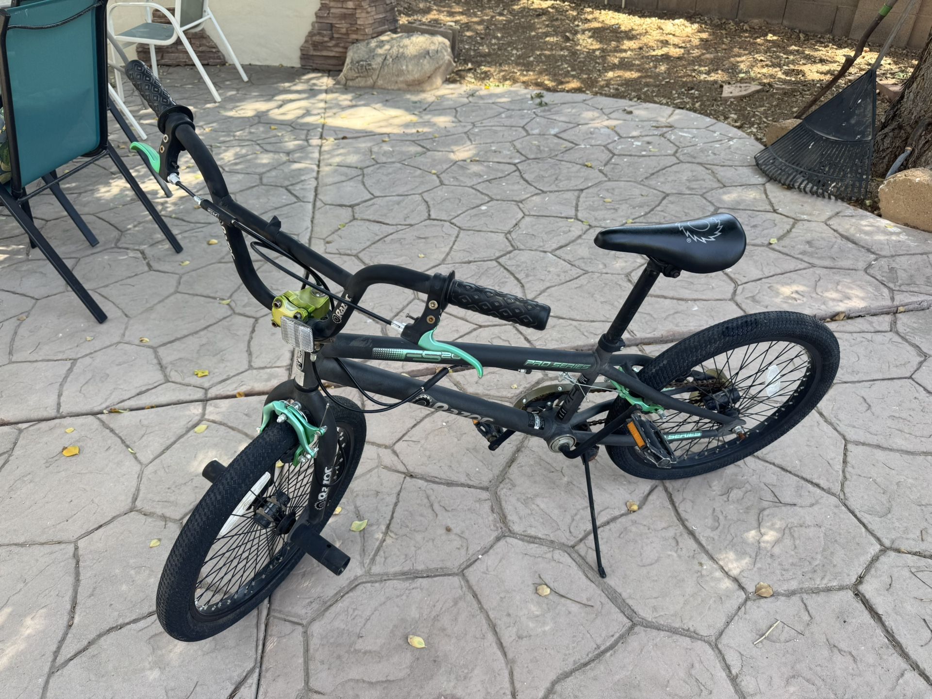 Razer FS20 BMX bike