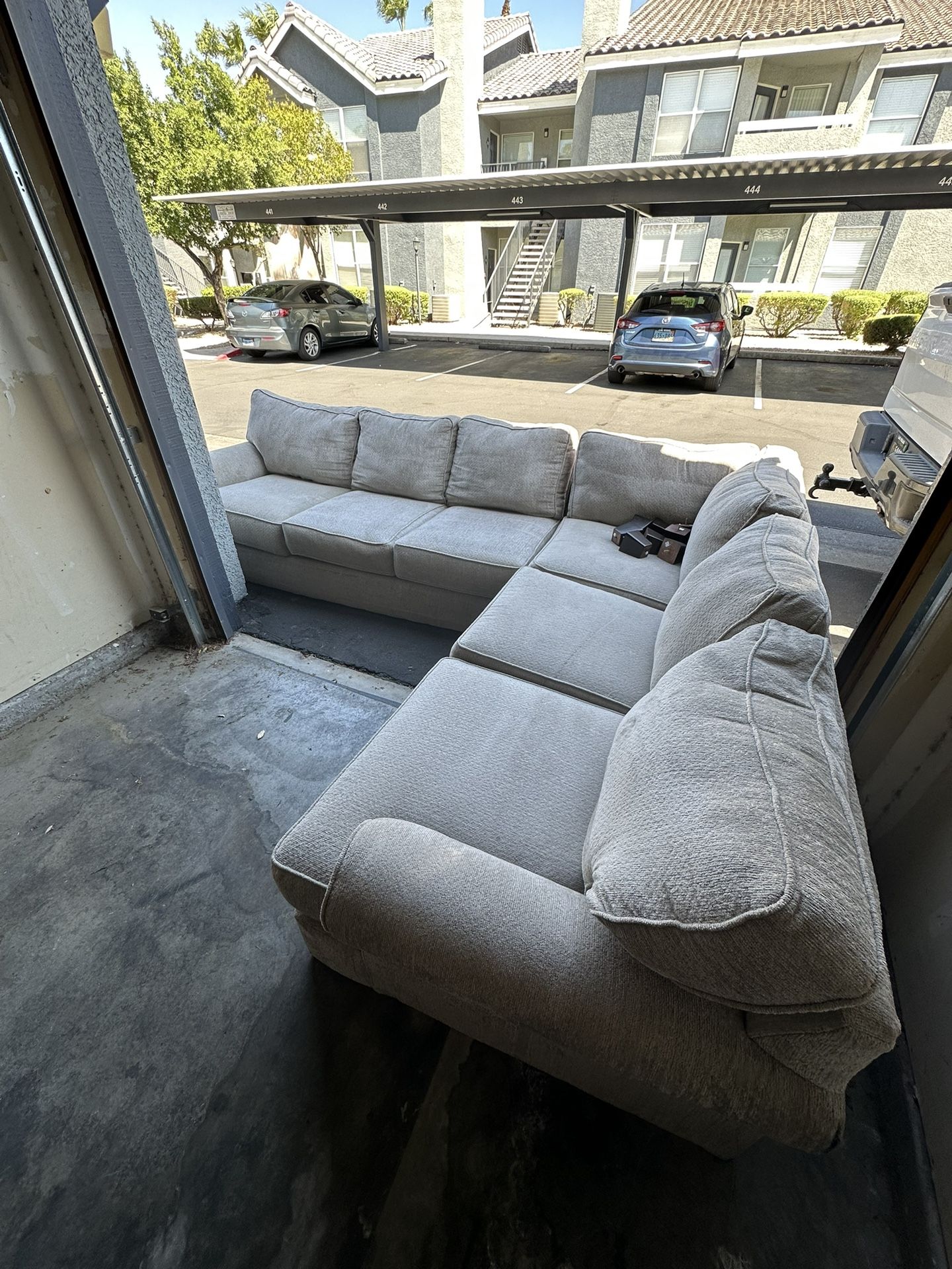 Broyhill Claremont Sectional Couch