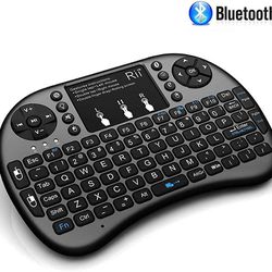  Rii i8+ Mini Bluetooth Keyboard with Touchpad＆QWERTY Keyboard, Backlit Portable Wireless Keyboard for Smartphones laptop/PC/Tablets/Windows/Mac/TV/Xb