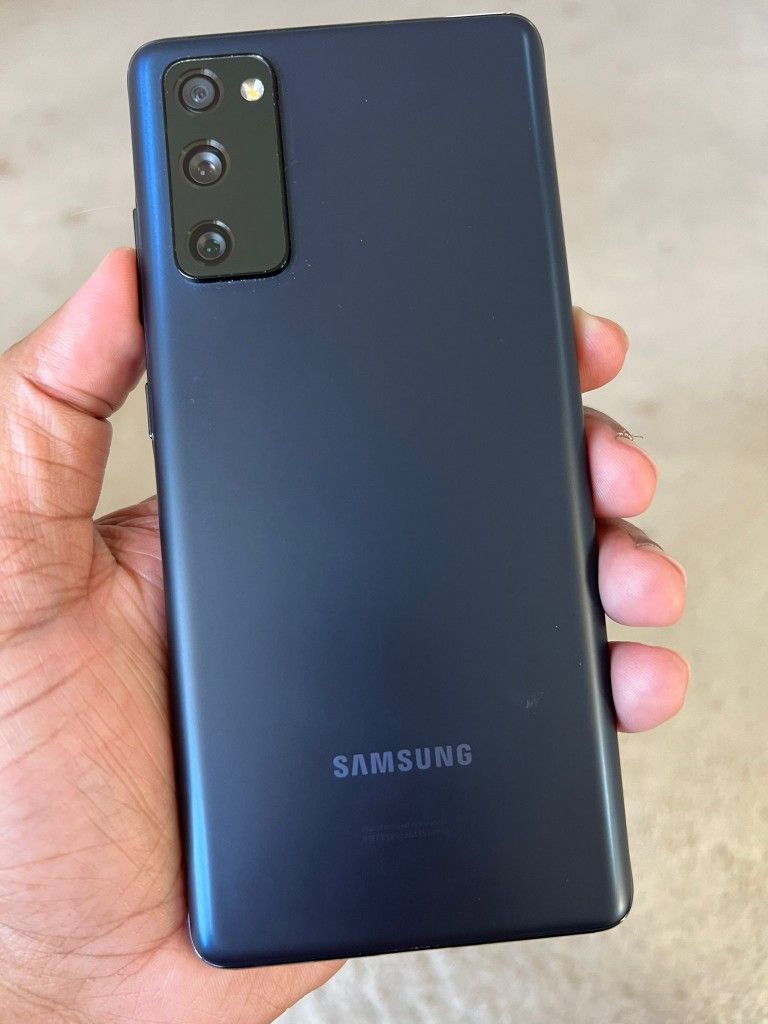 Samsung Galaxy S20 FE  , Factory Unlocked,  Excellent Condition 