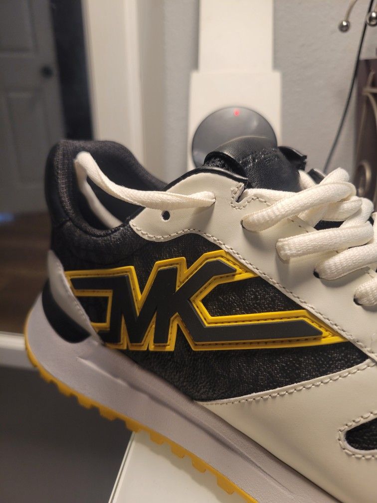 Michael Kors Size 9 Men's Shoe