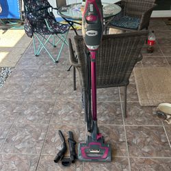 Shark Rocket Deluxepro Bagless Stick Vacuum