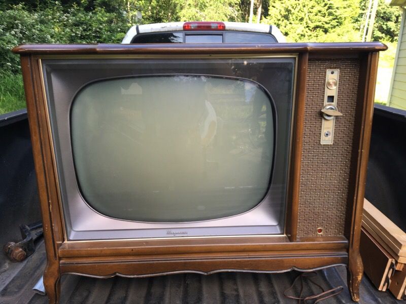 Antique Magnavox television 1962