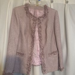 Like New Ladies Coat Color pale Size 10 Petite Is A Beautiful Coat!🌺
