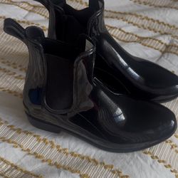 Ralph Lauren Women's Black Glossy Ankle Boots Size 6