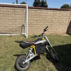 48v Razor