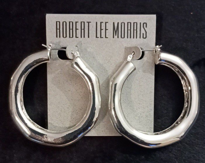 NWT Robert Lee Morris Women's Large Metallic Sculpted Hoops.