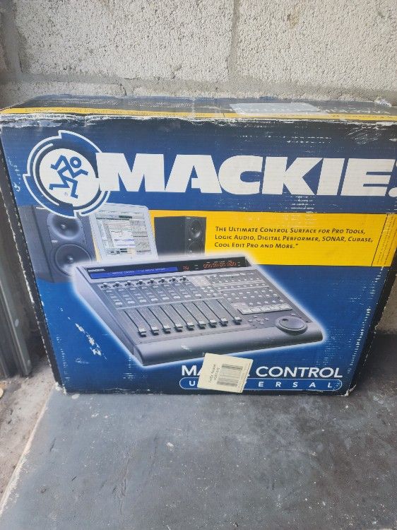 DJ equipment 