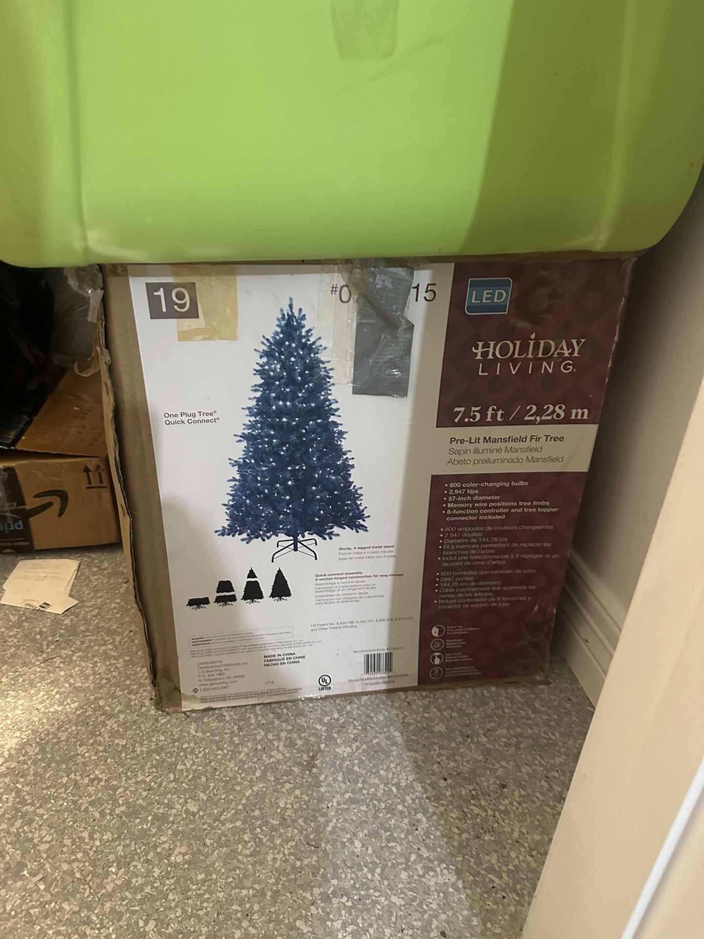 7.5 Ft Christmas Tree For Sale !!! $70 ! Everything Working Good !!!!