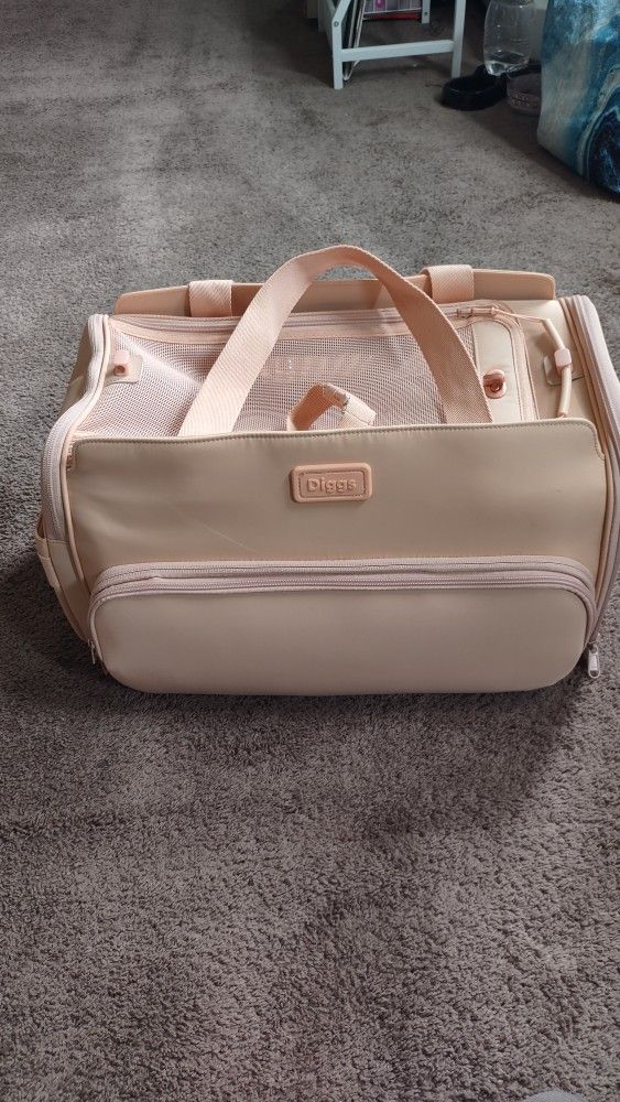 Diggs Pink Passenger Pet Travel Carrier (USED ONCE)