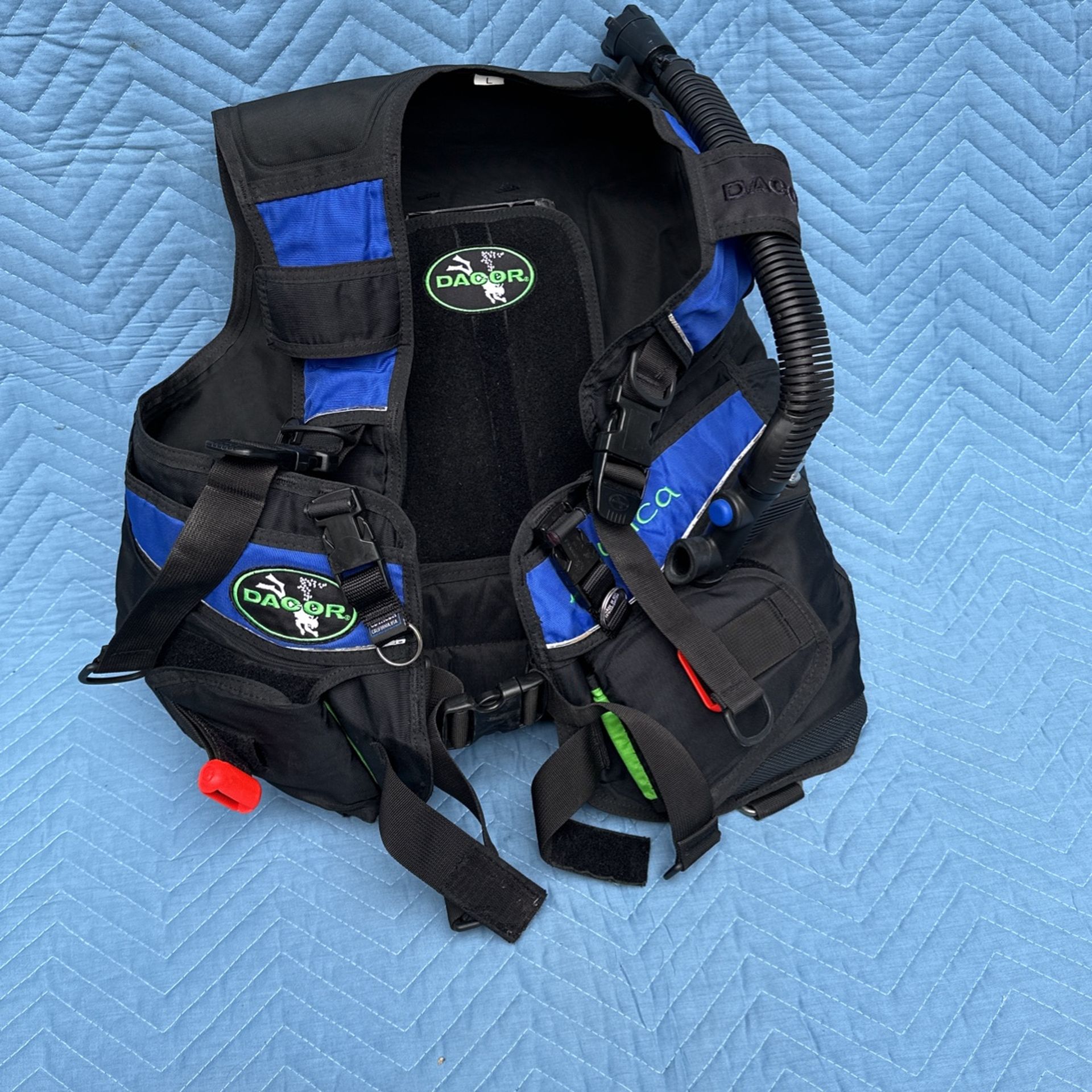 Dacor Nautica Size L BCD like New