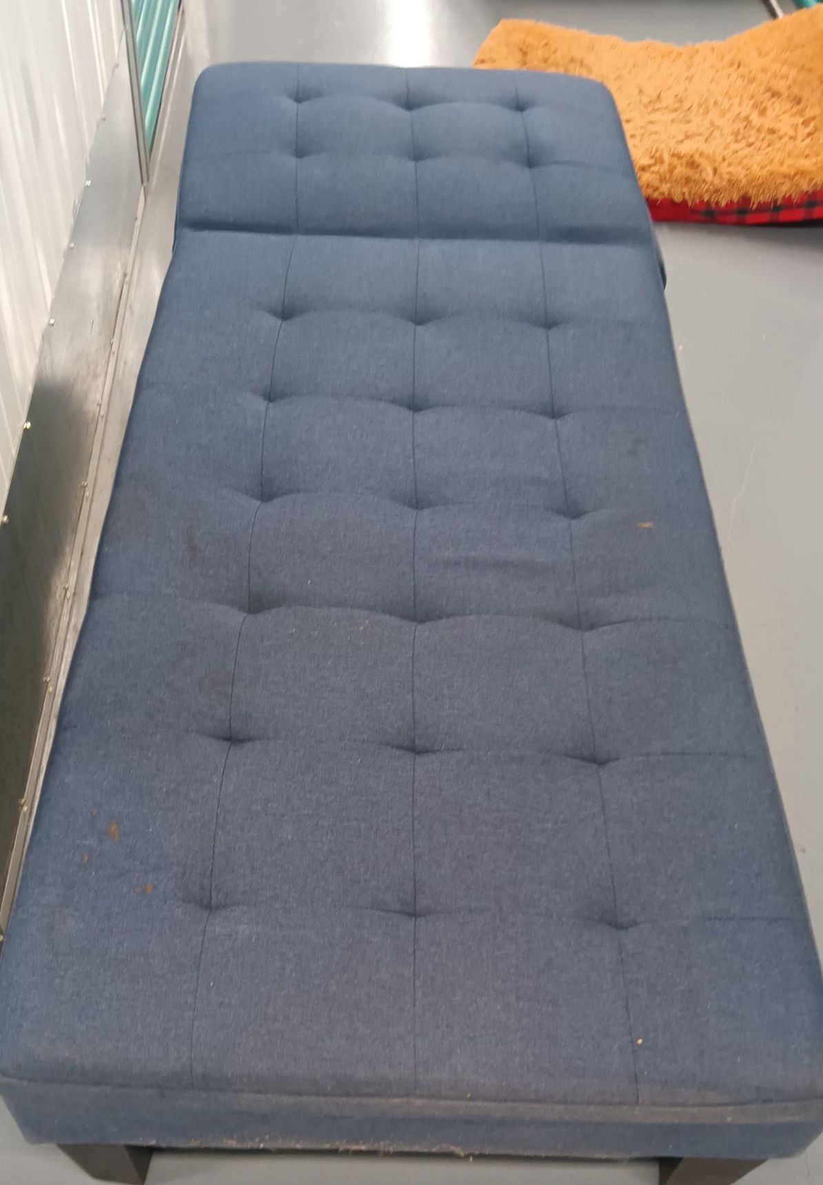 Lounge chair