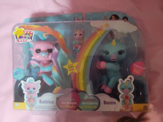 Fingerlings Duo (NEW but Packaging was Taped)