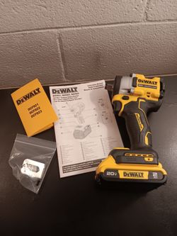 New dewalt 20V 1/2 Compact impact wrench with battery