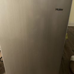 Haier 2.7 Refrigerator/Freezer