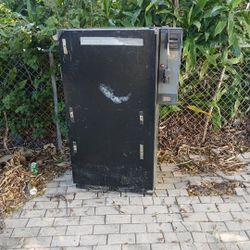 Old School Soda And Snack Machine 
