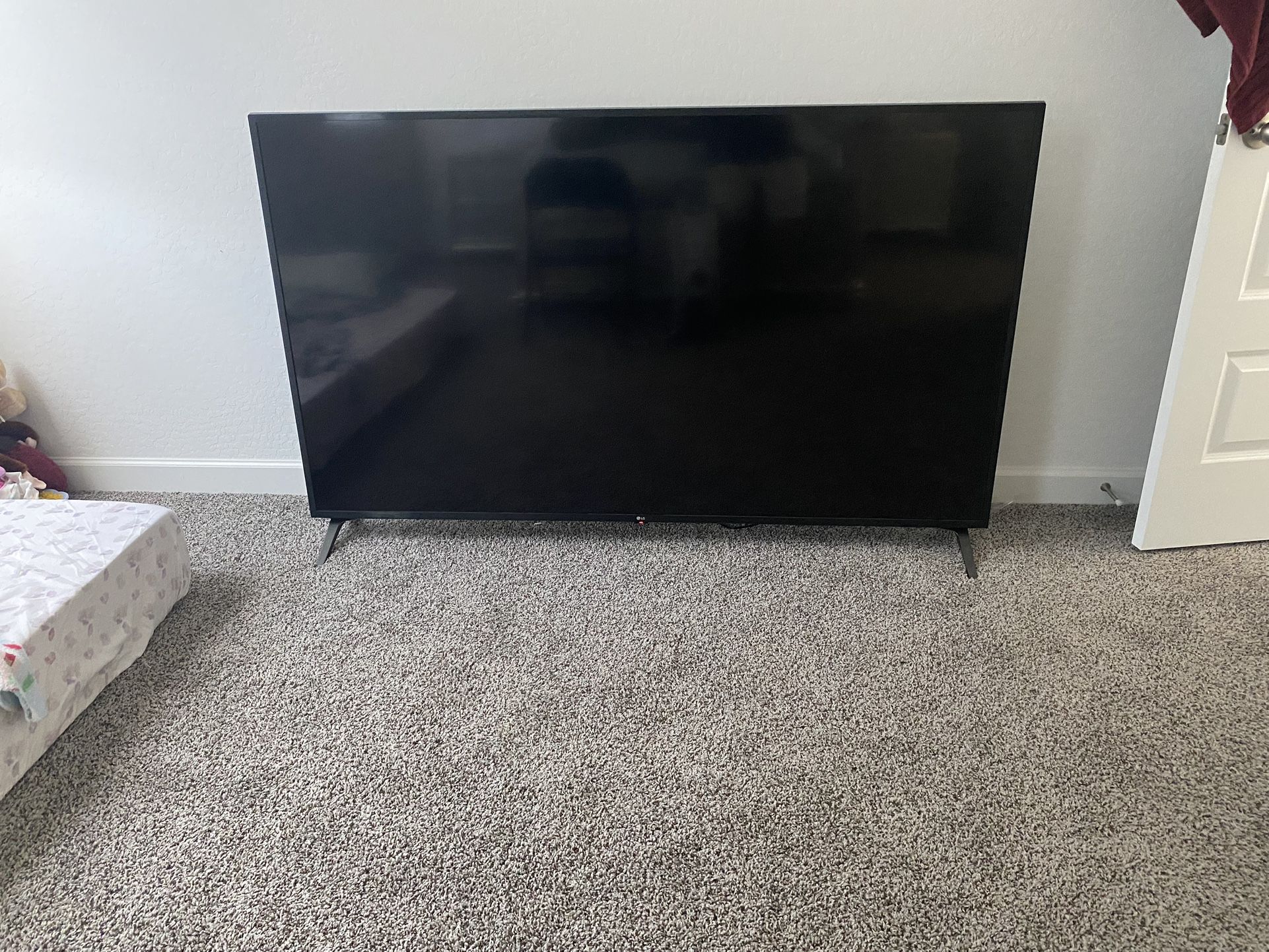 70 Inch LG UHD TV 