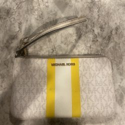 Michael Kors Wristlet 