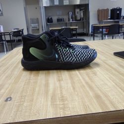 Nike Renew KD Trey 5 VIII