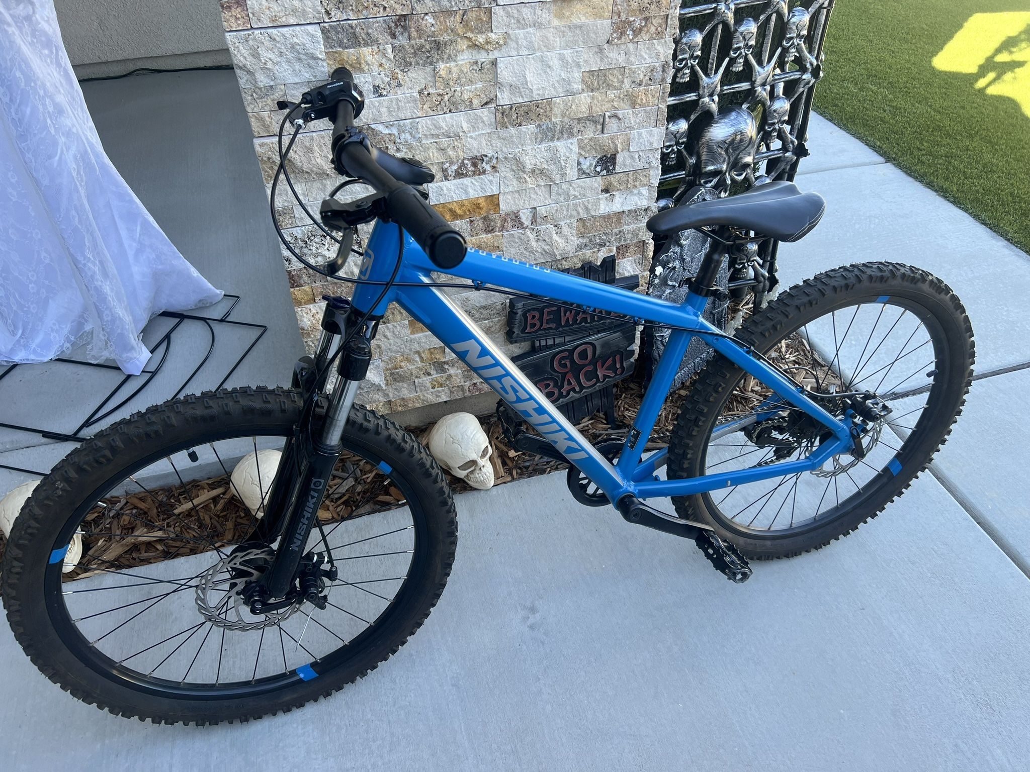 Boys 24” Nishiki Mountain bike- Like New!!