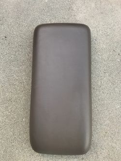 Center armrest for a 1993 to 1996 Toyota Camry