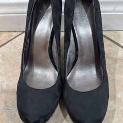 Coach Carli Signature Logo Platforms. Size 8. For Pick Up Only.
