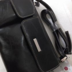 BRAND NEW - CUTE BLACK PURSE $10