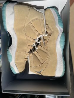 Jordan 11 Houston Edition condition 9/10… Size 13