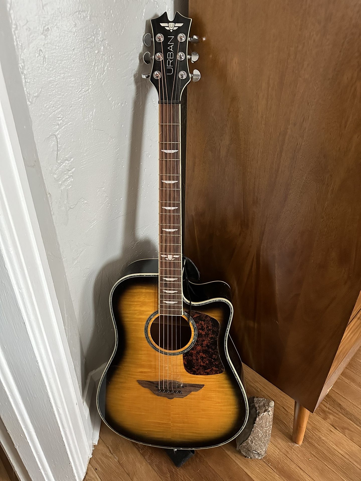 Urban Acoustic Guitar with Strap