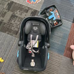 Uppababy Mesa car seat With 2 Bases