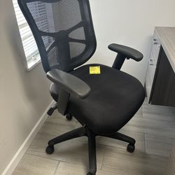 Black Adjustable Desk Chair