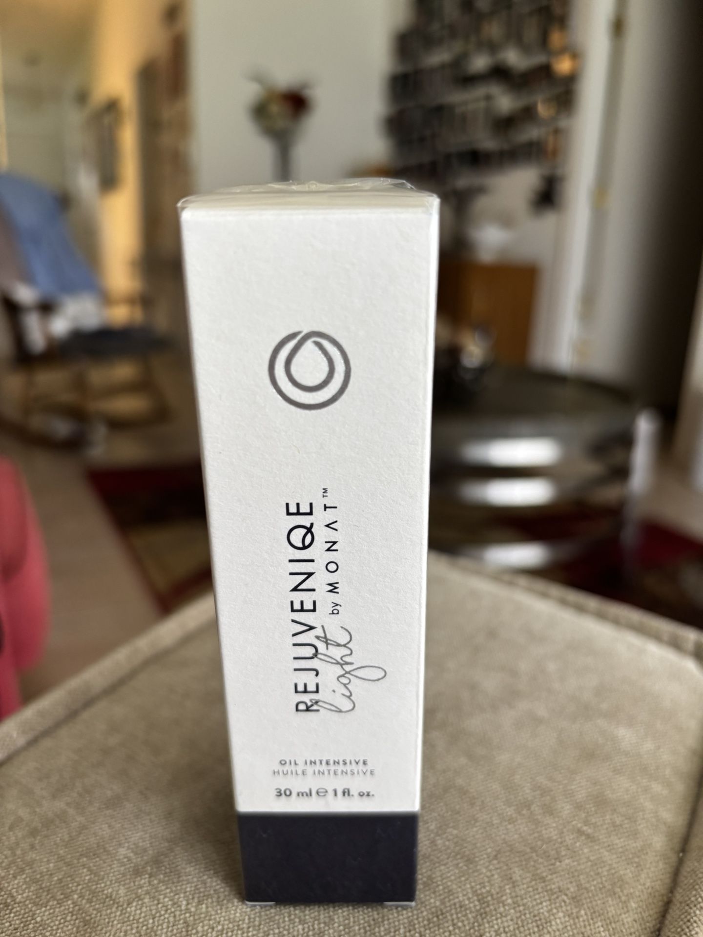 Monat Rejuvenique Lite