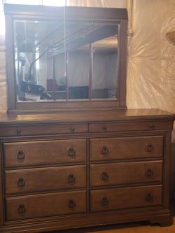 Like NEW Heavy Wood Dresser