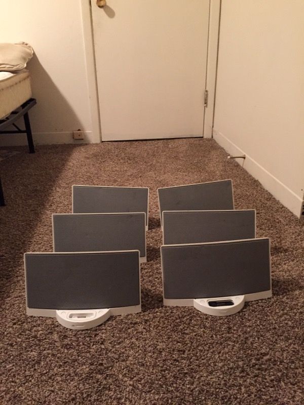Bose sounddock (without power supply) 8 dollars each