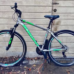 Schwinn GTX 1.0 Comfort Adult Hybrid Bike, Dual Sport Bicycle, 18-Inch Aluminum Frame