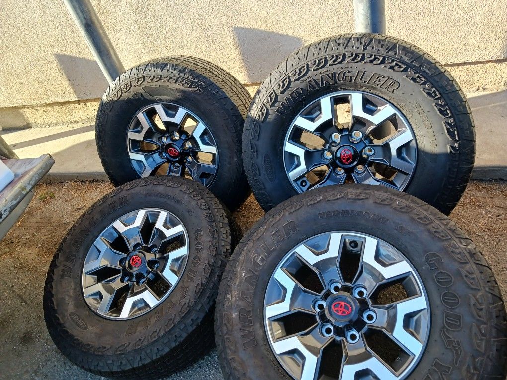 JUEGO DE RRONES PARA TROCAS TOYOYA TACOMA 4RRUNER SECOYA YANTAS BUENAS MEDIDA 16