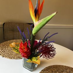12” Tropical Centerpiece. Great For Cuban Or Hawaiian Themed Party!