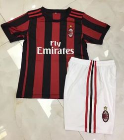 AC Milan home 17-18