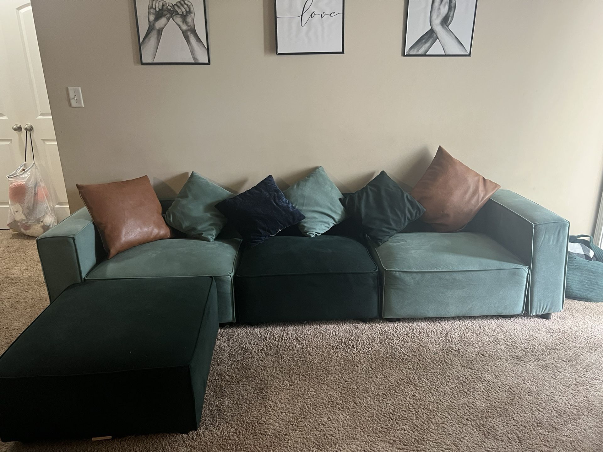 Good condition Beautiful Sectional Couch