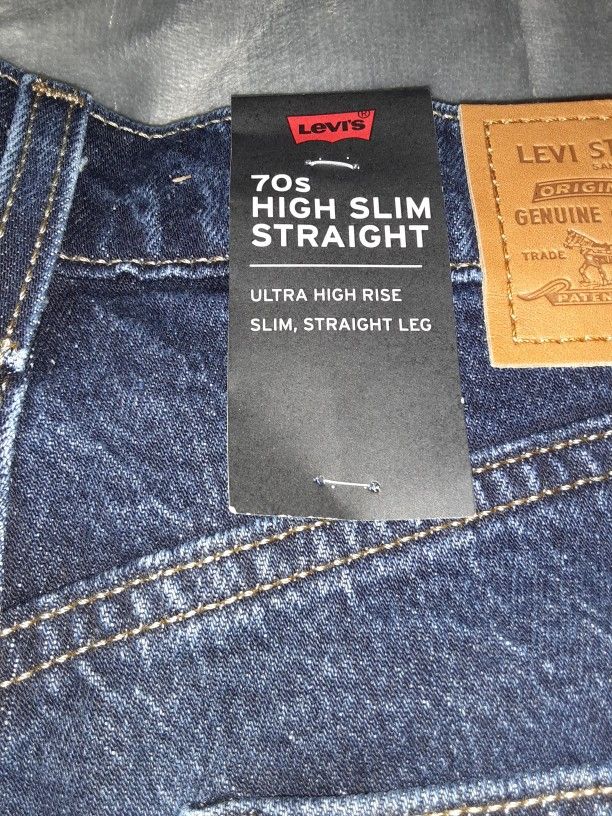Ladies Levi's 28x31