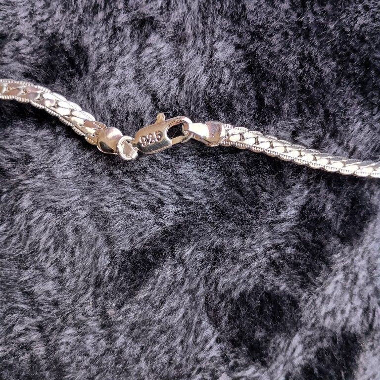 Elegant 925 Flat Chain Sterling Silver Necklace 22 In
