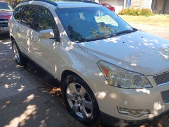 2013 Chevy Traverse  Runs good!!