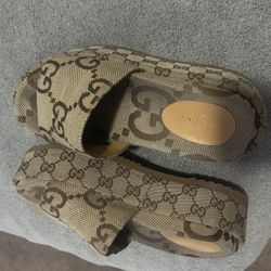 Gucci slides Size 6 - Box, Receipt And Bag Included
