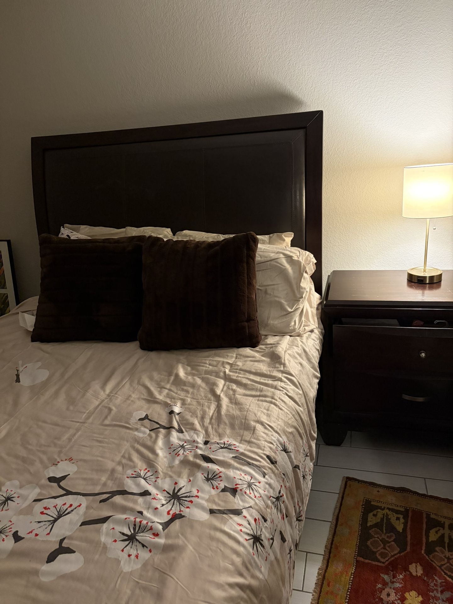 Queen solid Wood Bedroom Set.  